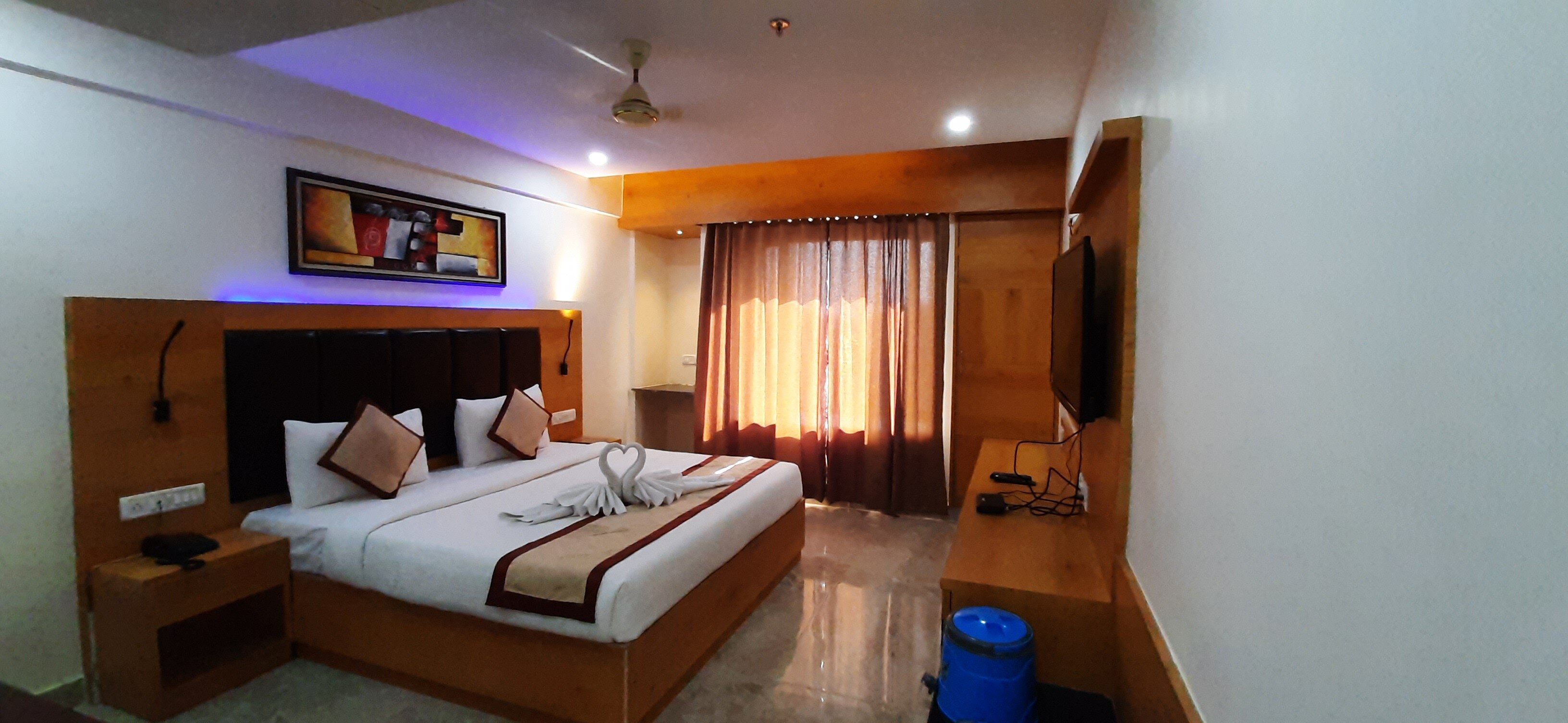 Hotel Badri Palace - Tap to explore photos