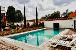 Ara Villa Queen |Entire 5 BHK with Private Pool