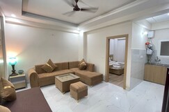 Cozy 1BHK Apartment with Stunning Mountain Views