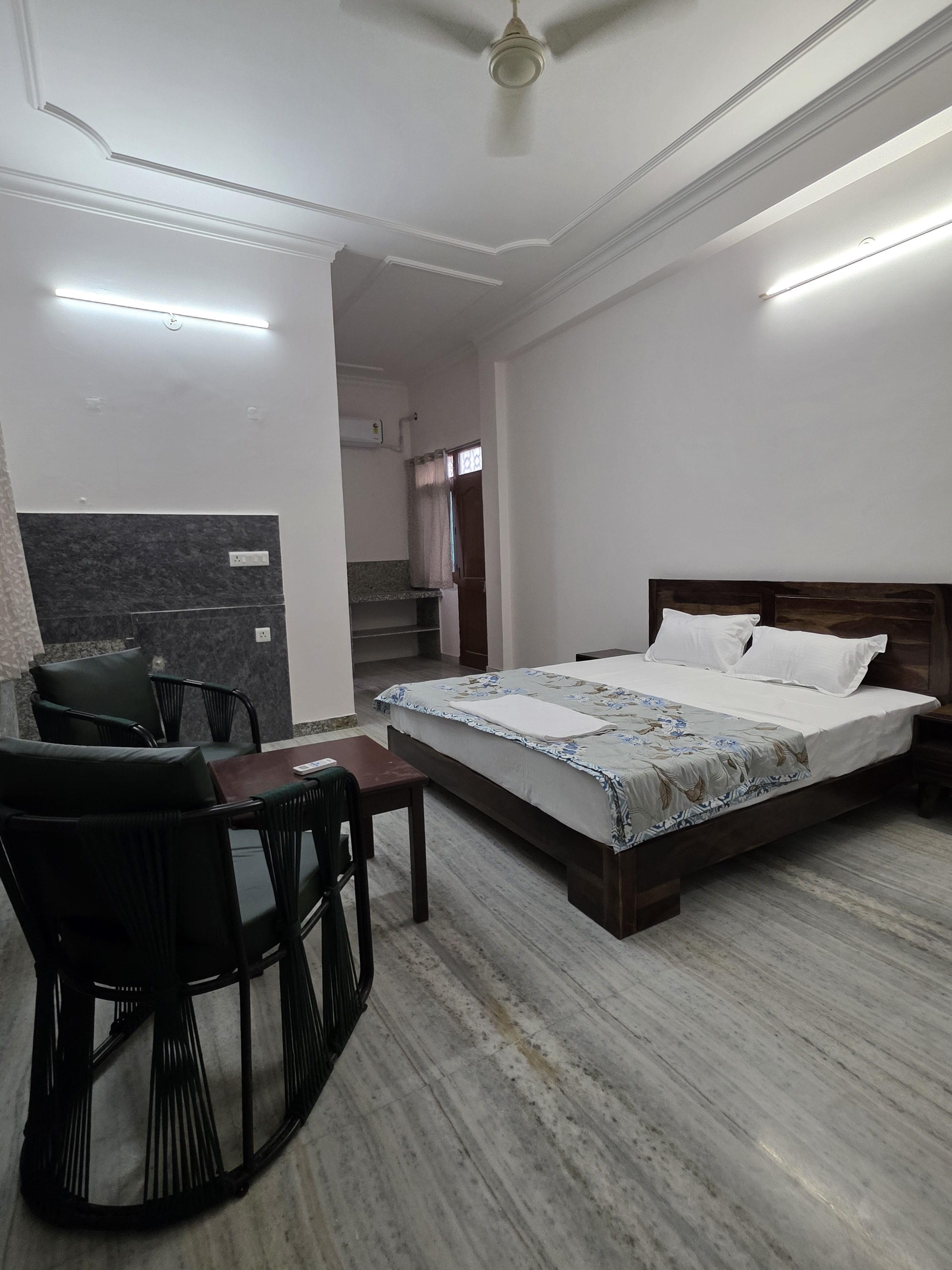 Hotel JDR Heritage Stay - Tap to explore photos