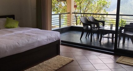 Beyond Pines Room Type - Deluxe Suite Room