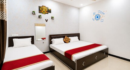 Shurya Home Stay Room Type - Tripple Deluxe Ac Room 