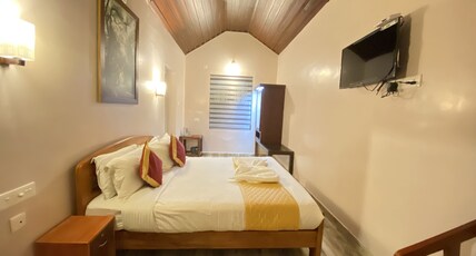 THE HOME RESIDENCY Room Type - Classic Double Room