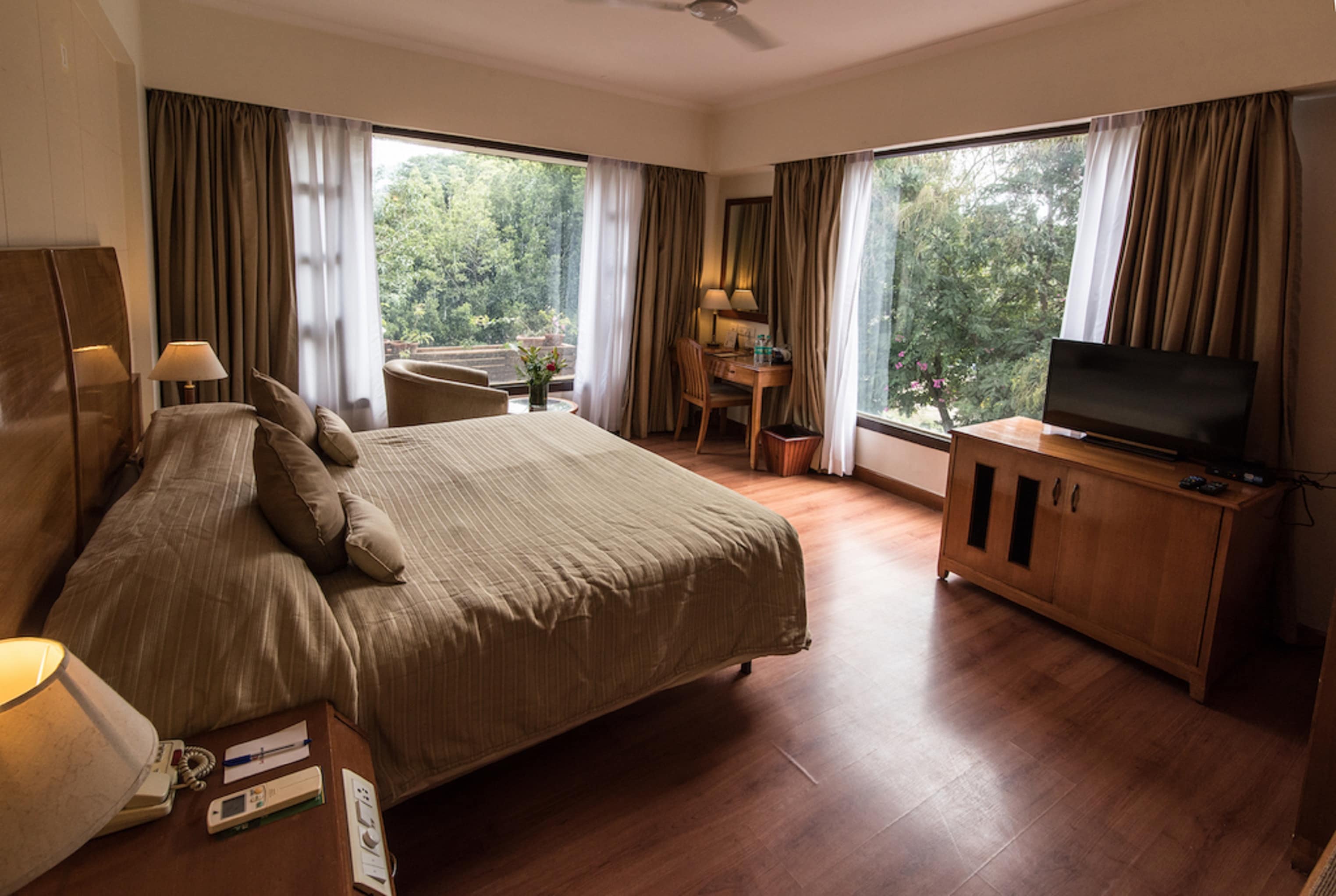 Sai Vishram Business Hotel - Tap to explore photos