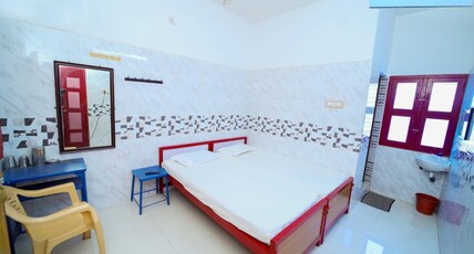 THIRU KUTRALANATHAR RESIDENCY Room Type - Double Deluxe
