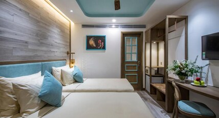 Icon Saigon LifeStyle Design Hotel Room Type - Superior Twin (Internal Window) + Free Afternoon Tea
