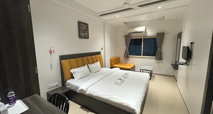 Hotel Gulmohar Room Type - Deluxe AC Room