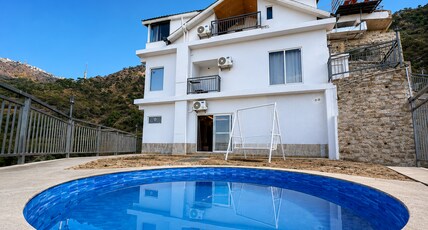 KASAULI VISTA ROYAL Room Type - Royal Suite with Lawn, Private Pool & Jacuzzi KASAULI VISTA ROYAL Room Type - Royal Suite with Lawn, Private Pool & Jacuzzi