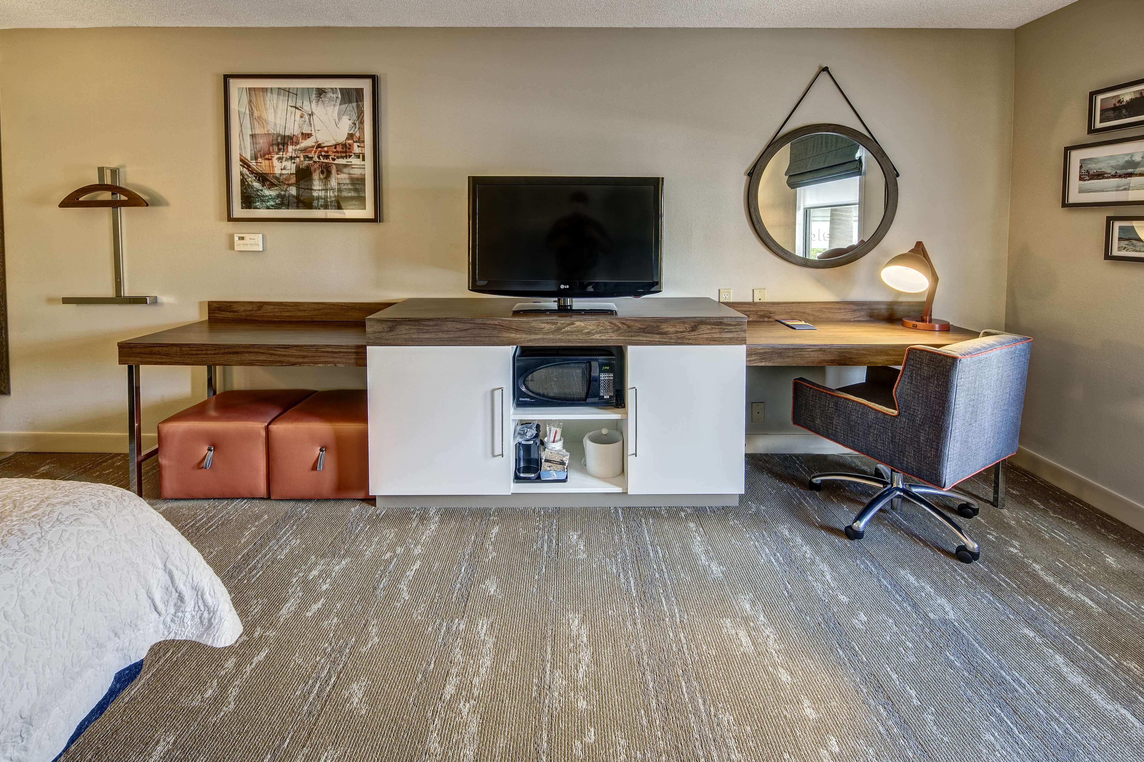 Hampton Inn & Suites Fort Myers-Estero/FGCU, FL - Tap to explore photos