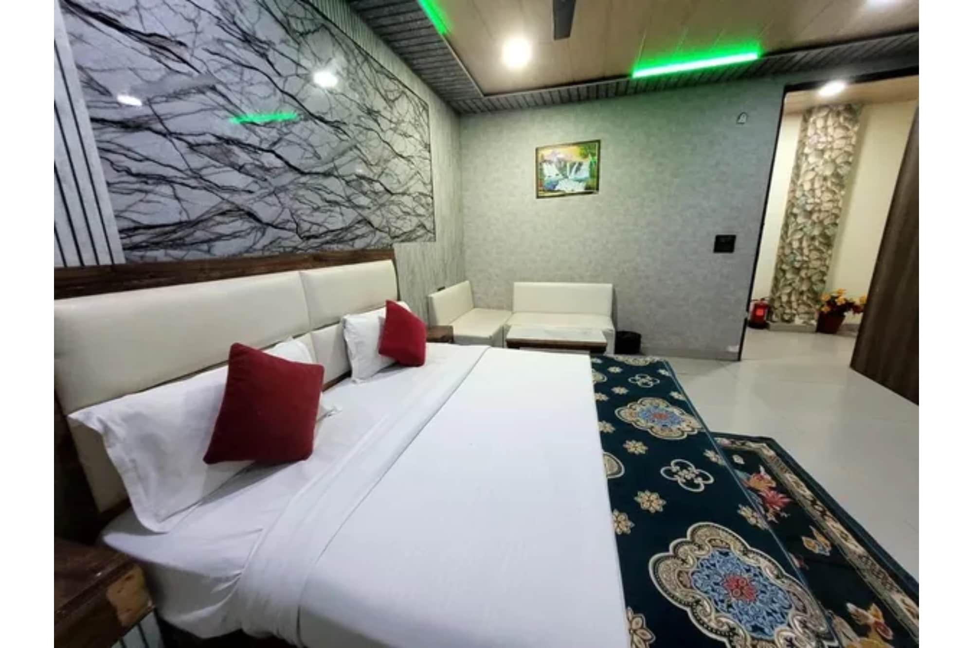 FabHotel Elite 45 - Tap to explore photos