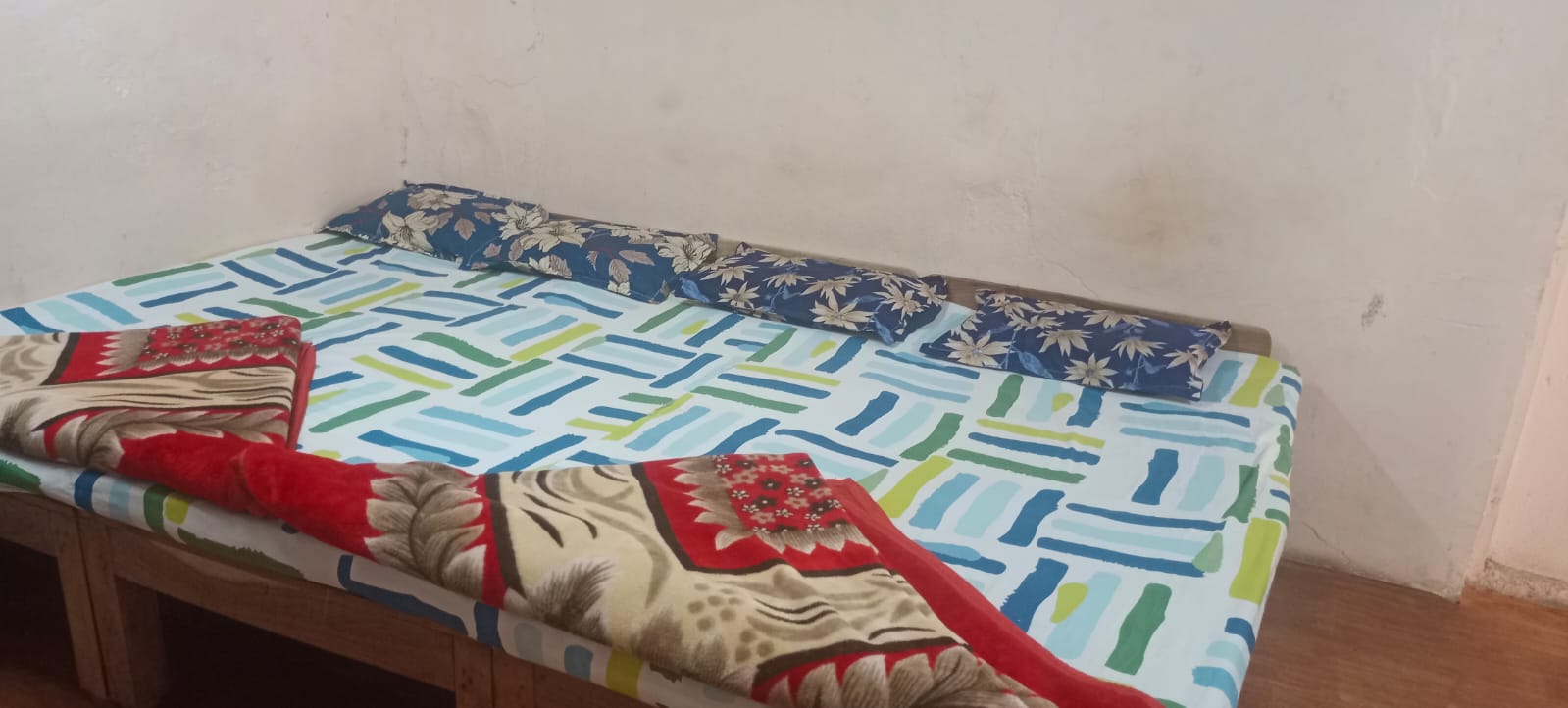 Shree Somnath Guest House - Tap to explore photos