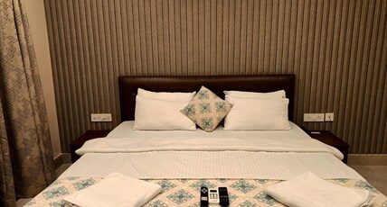 Hotel Vaishno Aerocity Room Type - Deluxe