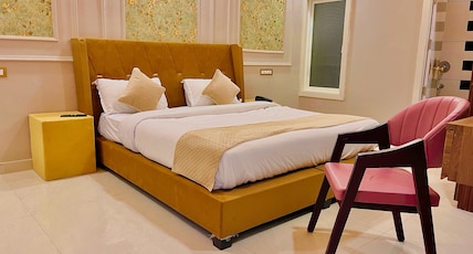 SIYAVAR PALACE - 400m from Raja Ram Temple Room Type - Standard Room SIYAVAR PALACE - 400m from Raja Ram Temple Room Type - Standard Room