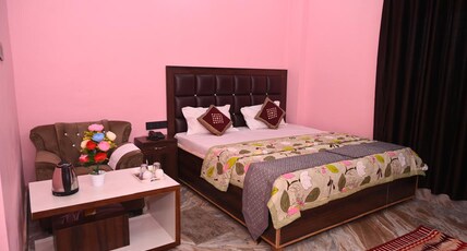 HOTEL NIRVANA INN Room Type - Deluxe Room