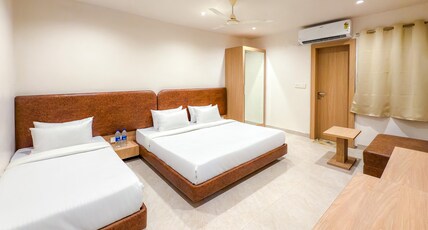 Hotel Anand Room Type - Deluxe Triple Room