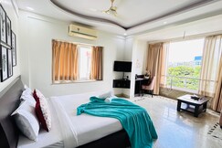 BluO Lake View NewTown LUXE Stay Collection