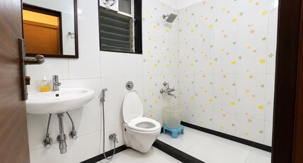 HOTEL RAGAV Room Type - Deluxe Room