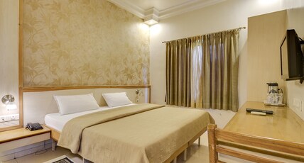 Hotel Parichay Room Type - Deluxe AC Room