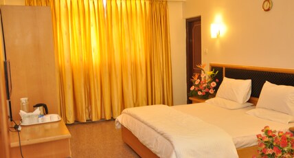 HOTEL PEARL INN Room Type - ROYAL DELUXE