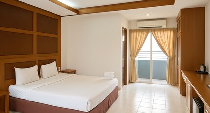 SB Living Place Hotel Phuket Town Room Type - Deluxe Double Room