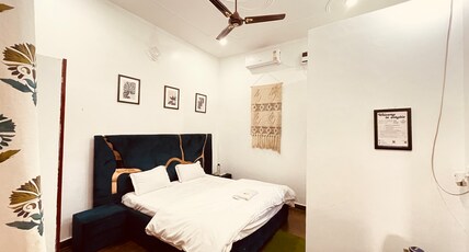 Stayble Homestay Room Type - Private room with attached washroom (AC)