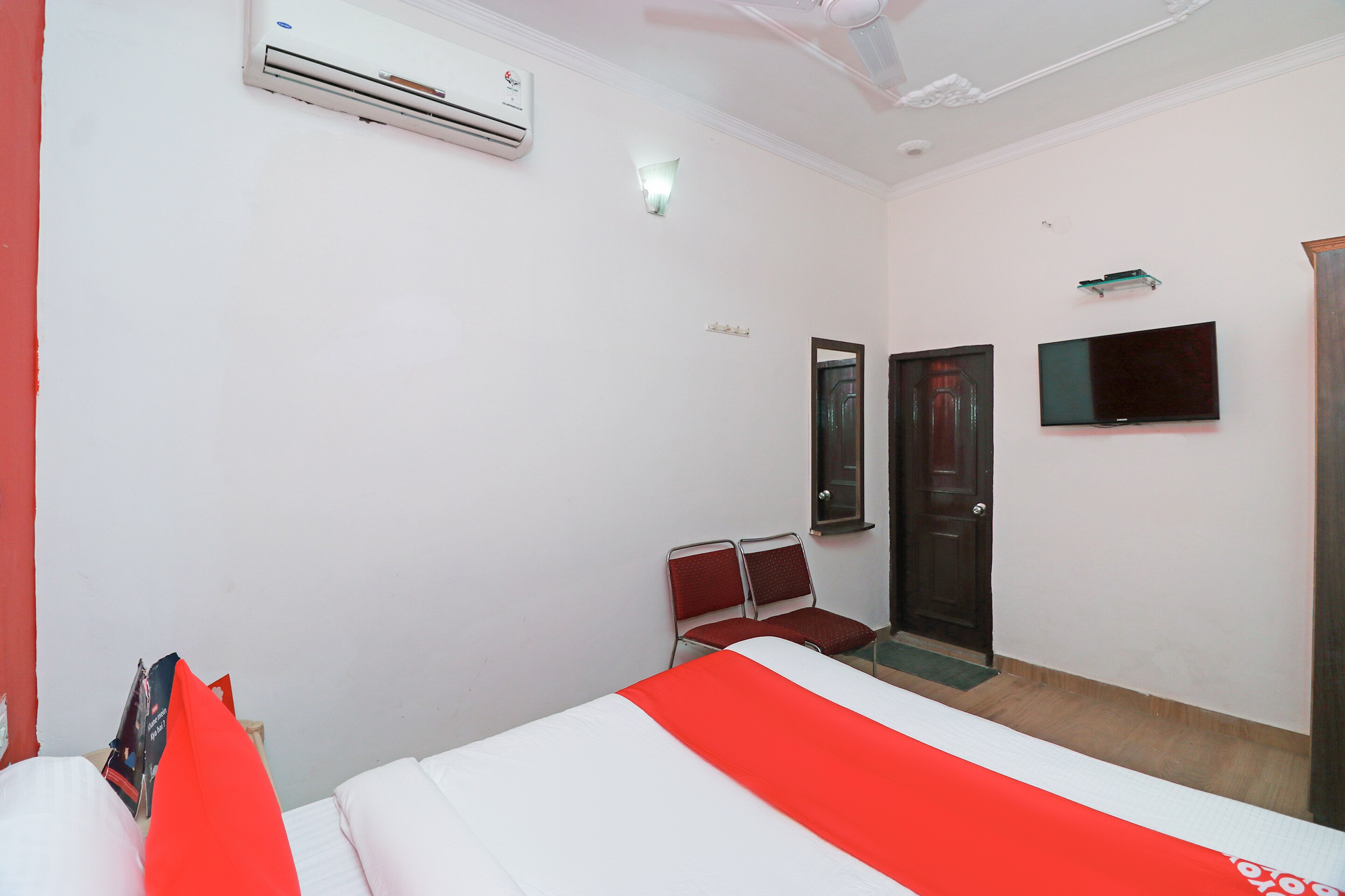 Hotel O Mahalaxmi Palace - Tap to explore photos