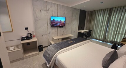 Citrus Classic Manyata Tech Park Gate number 5 Room Type - Family King