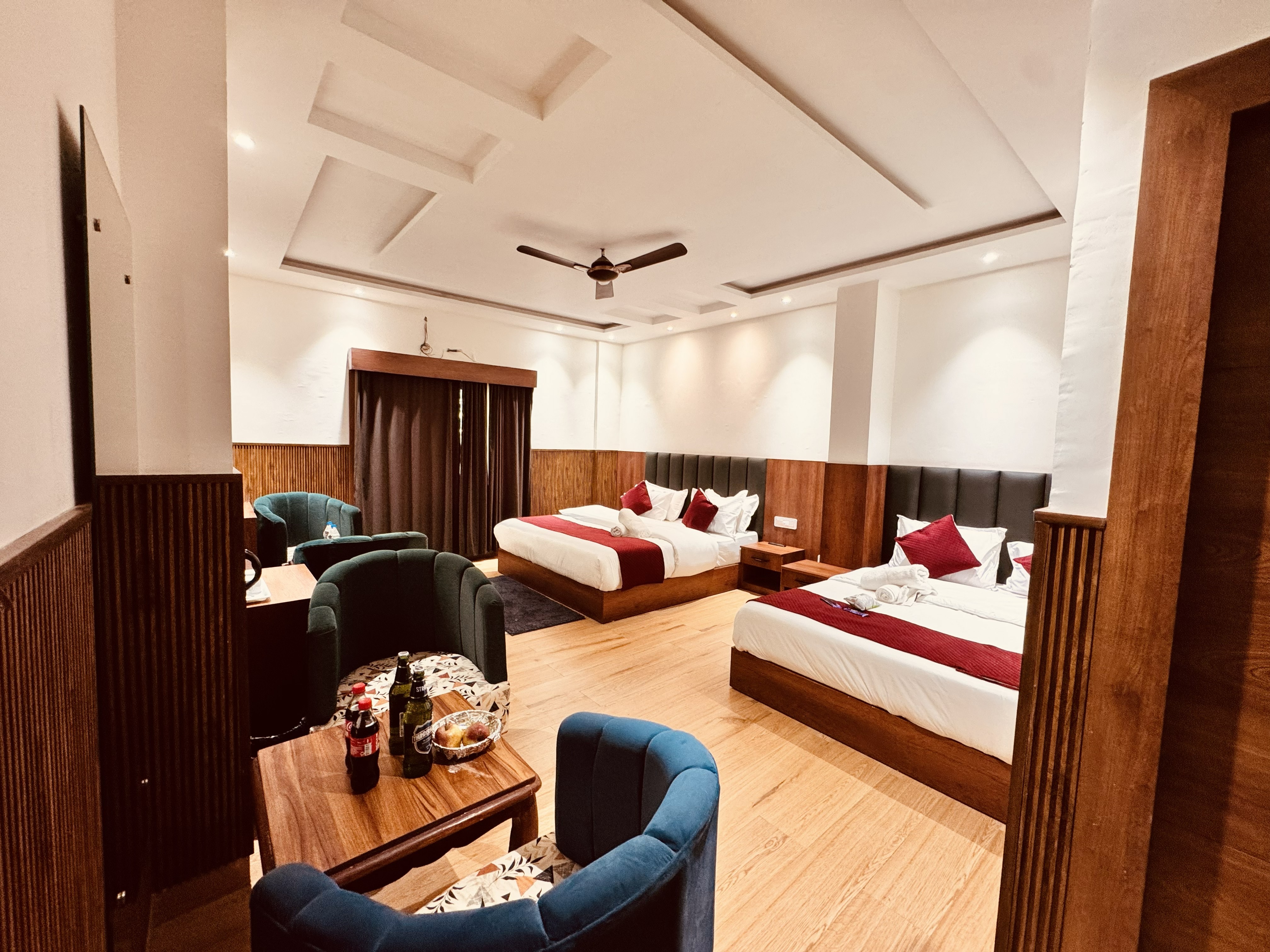 Hotel Sky Heaven Dalhousie - Tap to explore photos