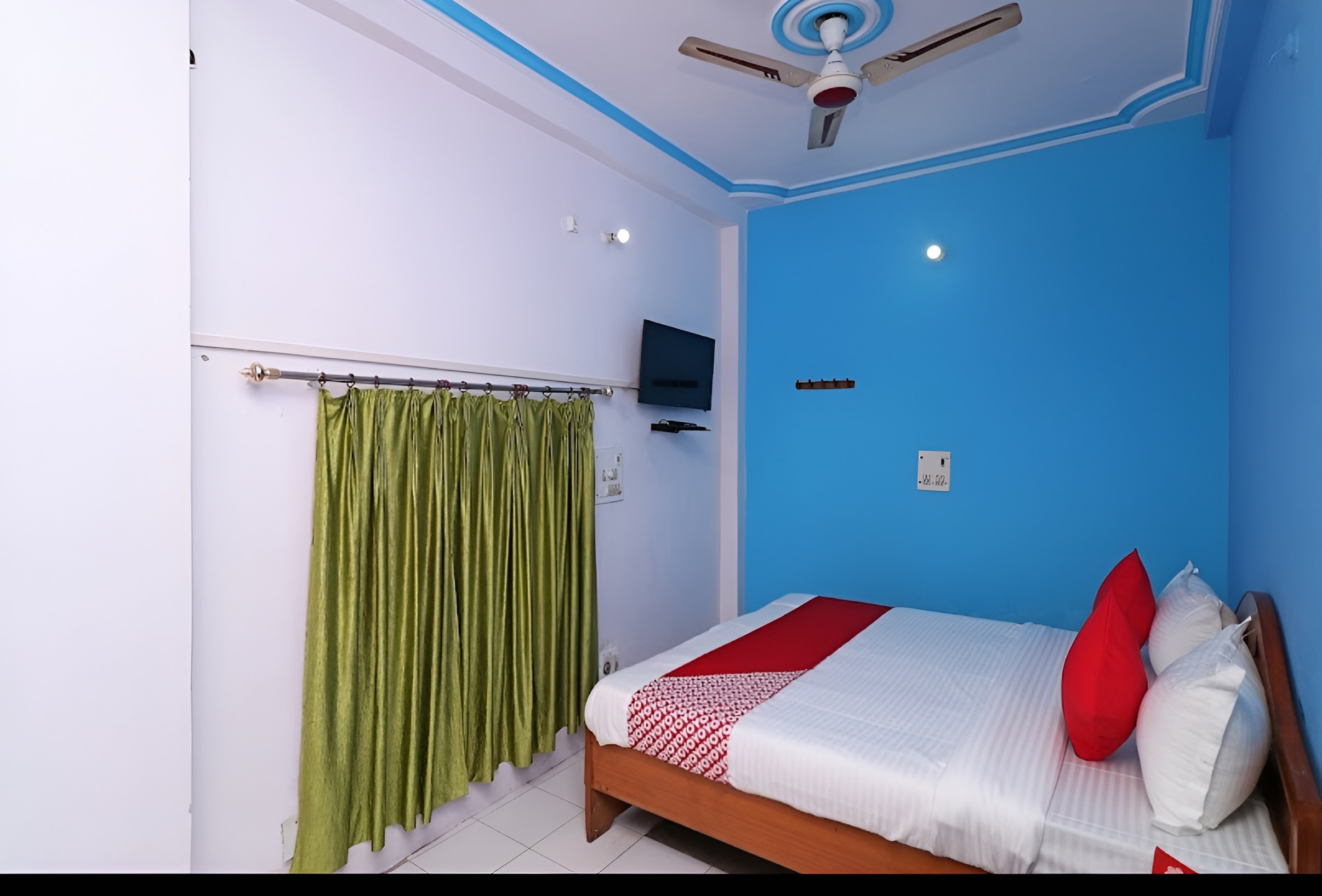 Hotel Neelkanth Lucknow - Tap to explore photos