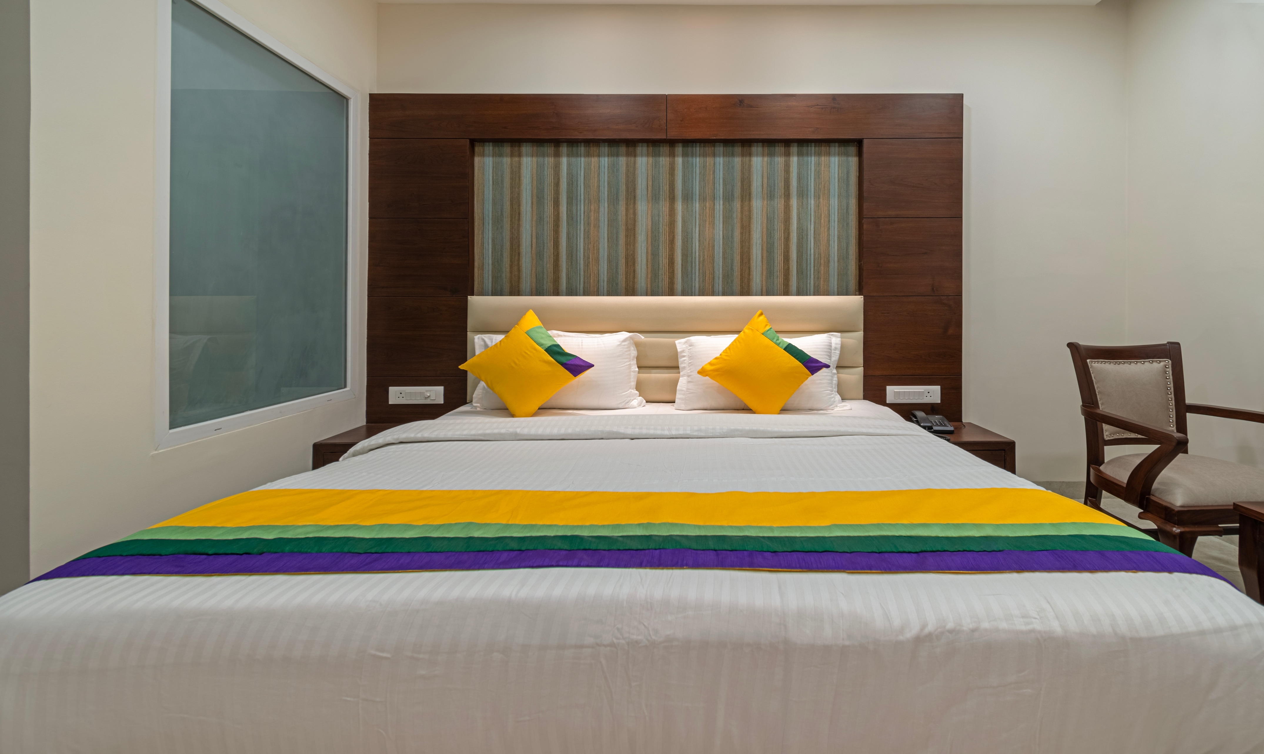 Itsy Hotels P Grand - Tap to explore photos