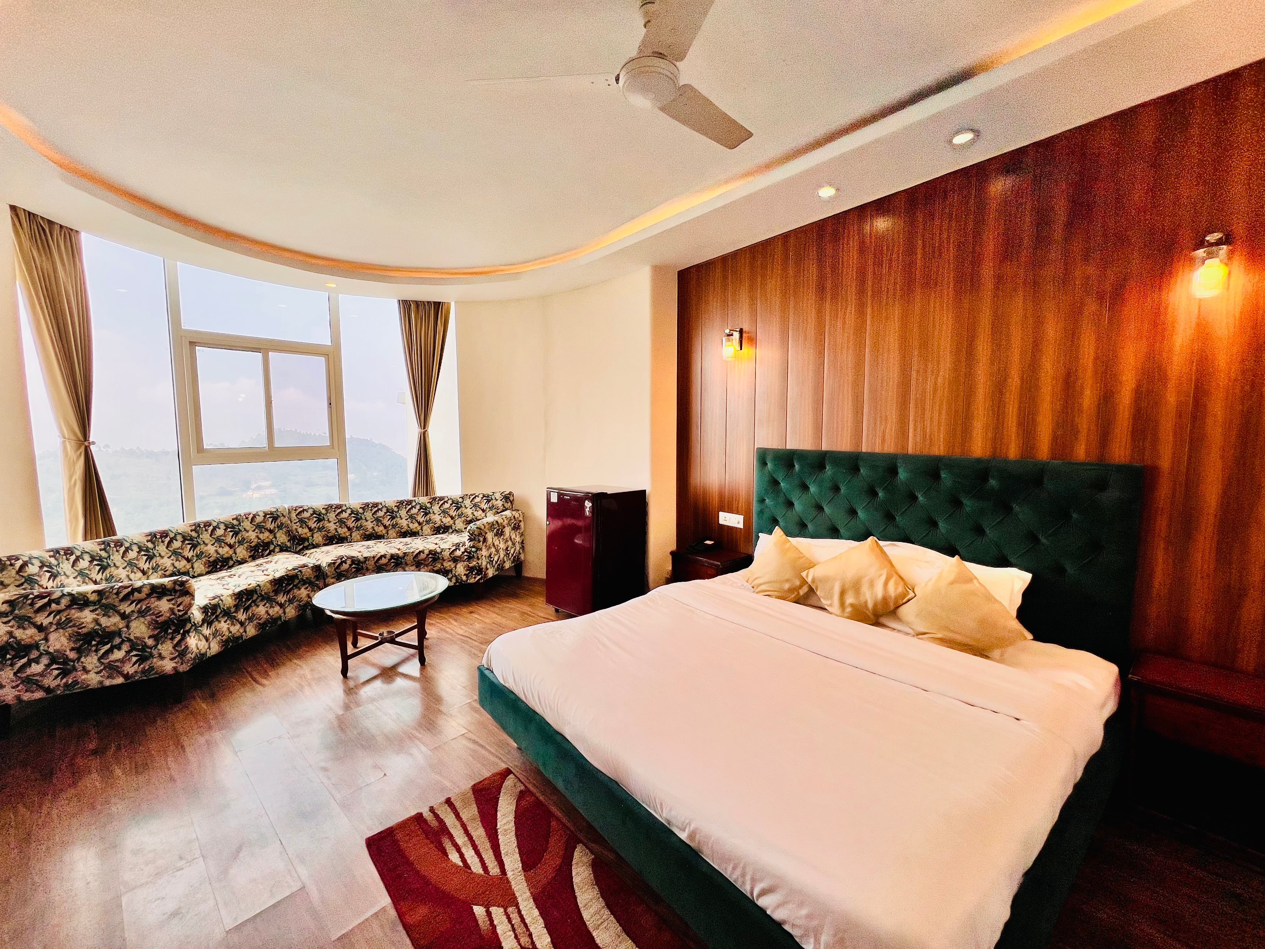 Hotel Barog Heights - Tap to explore photos