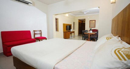 Hotel Liwa Tower Room Type - PREMIUM DELUXE AC