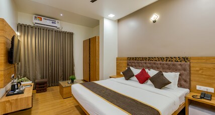 Hotel Agatya Inn Room Type - Deluxe AC ( 220 Sq.Ft. )