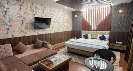 KS PAYING GUEST HOUSE Room Type - Suite Room With River View
