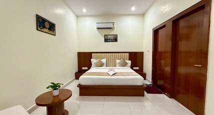 New Crown Plaza Room Type - Deluxe Double Room