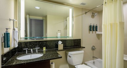 DoubleTree by Hilton Hotel Denver Room Type - 2 DOUBLE BEDS
