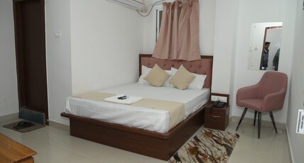 Hotel Sai Leela Room Type - Super Deluxe Room