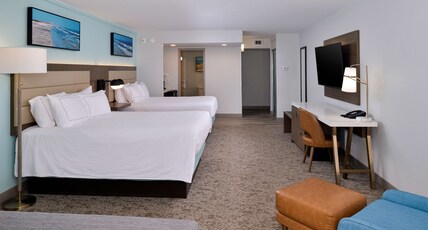 DoubleTree by Hilton Corpus Christi Beachfront Room Type - 2QNS LRG CORNER-PREM BAYVW