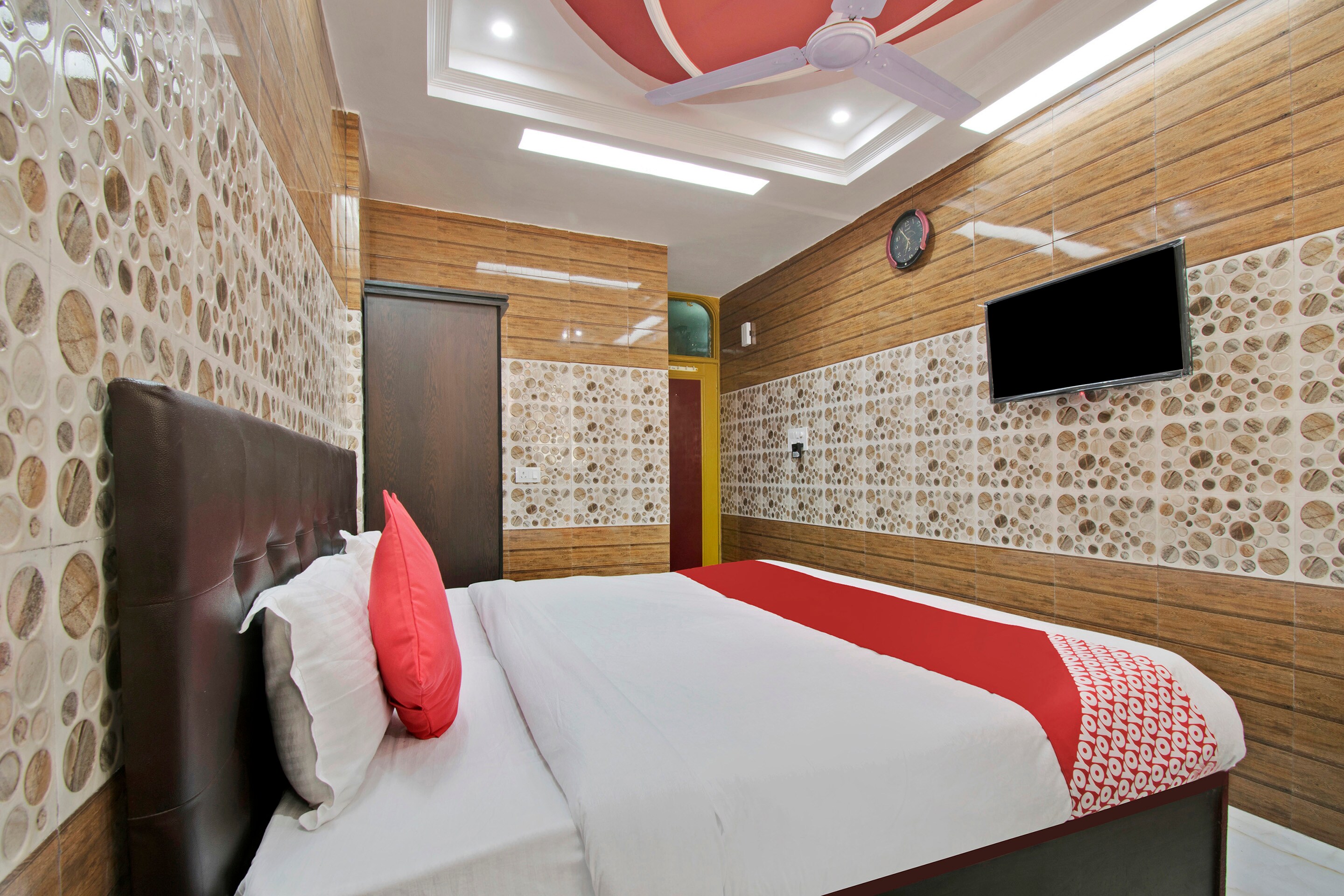 Hotel O Ajay - Tap to explore photos