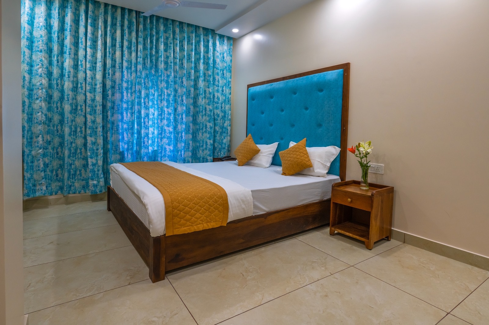 Hotel Galaxy | 700 mtrs from Railway Station - Tap to explore photos