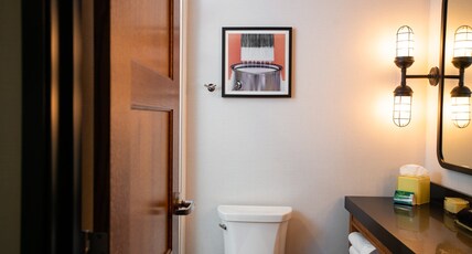 Hotel Indigo MADISON DOWNTOWN, an IHG hotel Room Type - 1 King Suite Communications Accessible