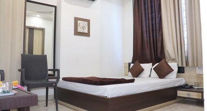 Jannat Hotel and Restaurant Room Type - Deluxe Ac Room