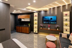 Elite Living Studio