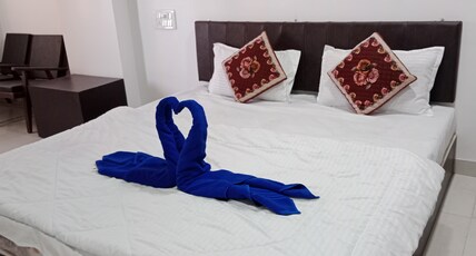 Hotel Aaradhya Room Type - Family Room