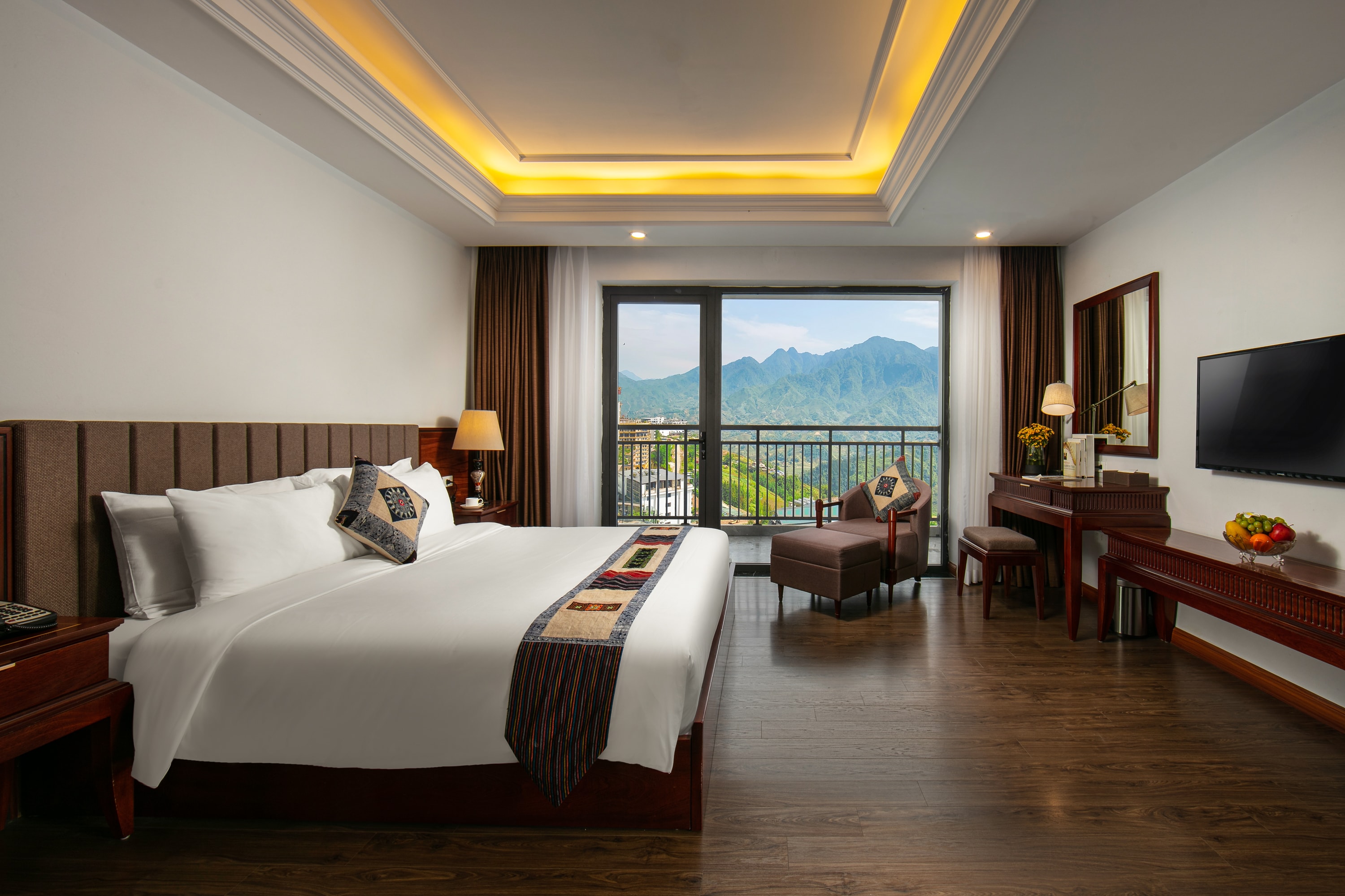 Bamboo Sapa Hotel - Tap to explore photos