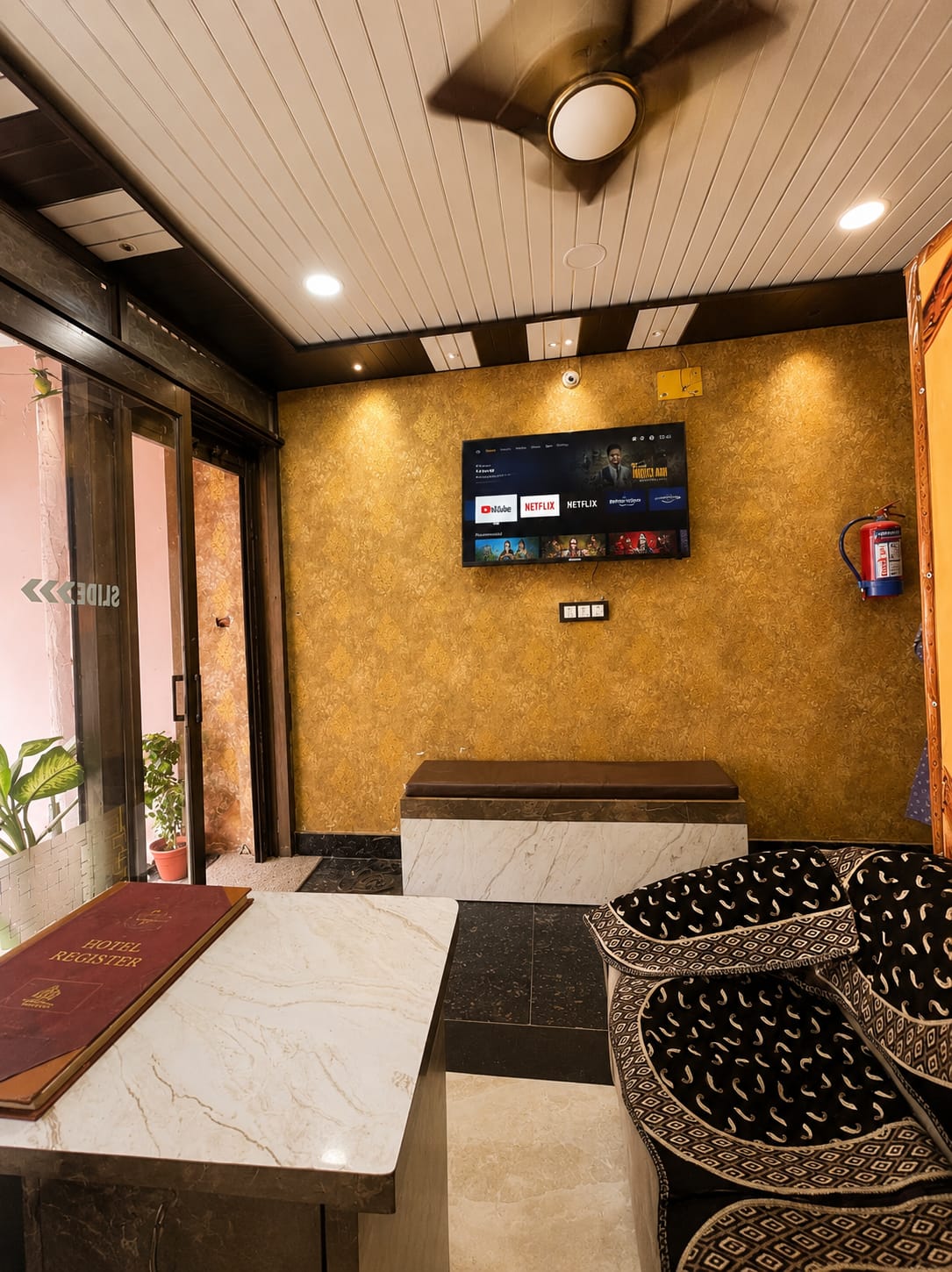 Kashi Dham Guest House - Tap to explore photos
