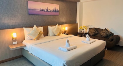 Hotel Kann Pattaya Room Type - Deluxe Room with City View King Bed Hotel Kann Pattaya Room Type - Deluxe Room with City View King Bed
