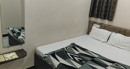 New Khandelwal GUEST HOUSE Room Type - Deluxe Room
