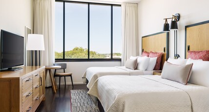 Hotel Indigo Athens - University Area Room Type - 2 Queen Standard Mobil Access Roll Shwr