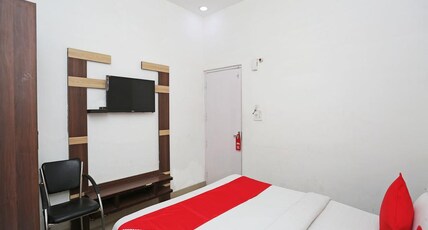 HOTEL  GWAL PALACE Room Type - Deluxe (3X)